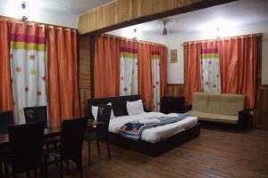 The Canadian Woods Resort by The Mount, Bhimtal, Nainital, near Kaichi Dham, neem karori baba ashram (31)