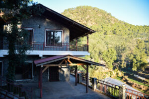 The Canadian Woods Resort by The Mount, Bhimtal, Nainital, near Kaichi Dham, neem karori baba ashram (81)